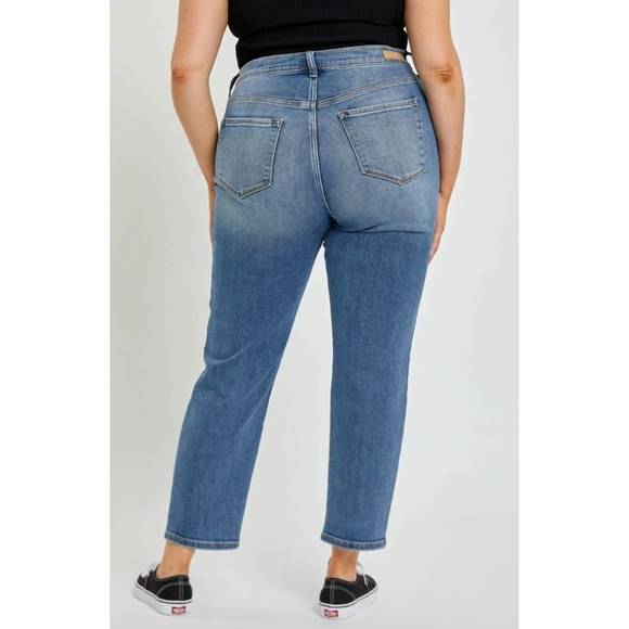 NEW CELLO mid rise crop mom jeans in med - Picture 2 of 3